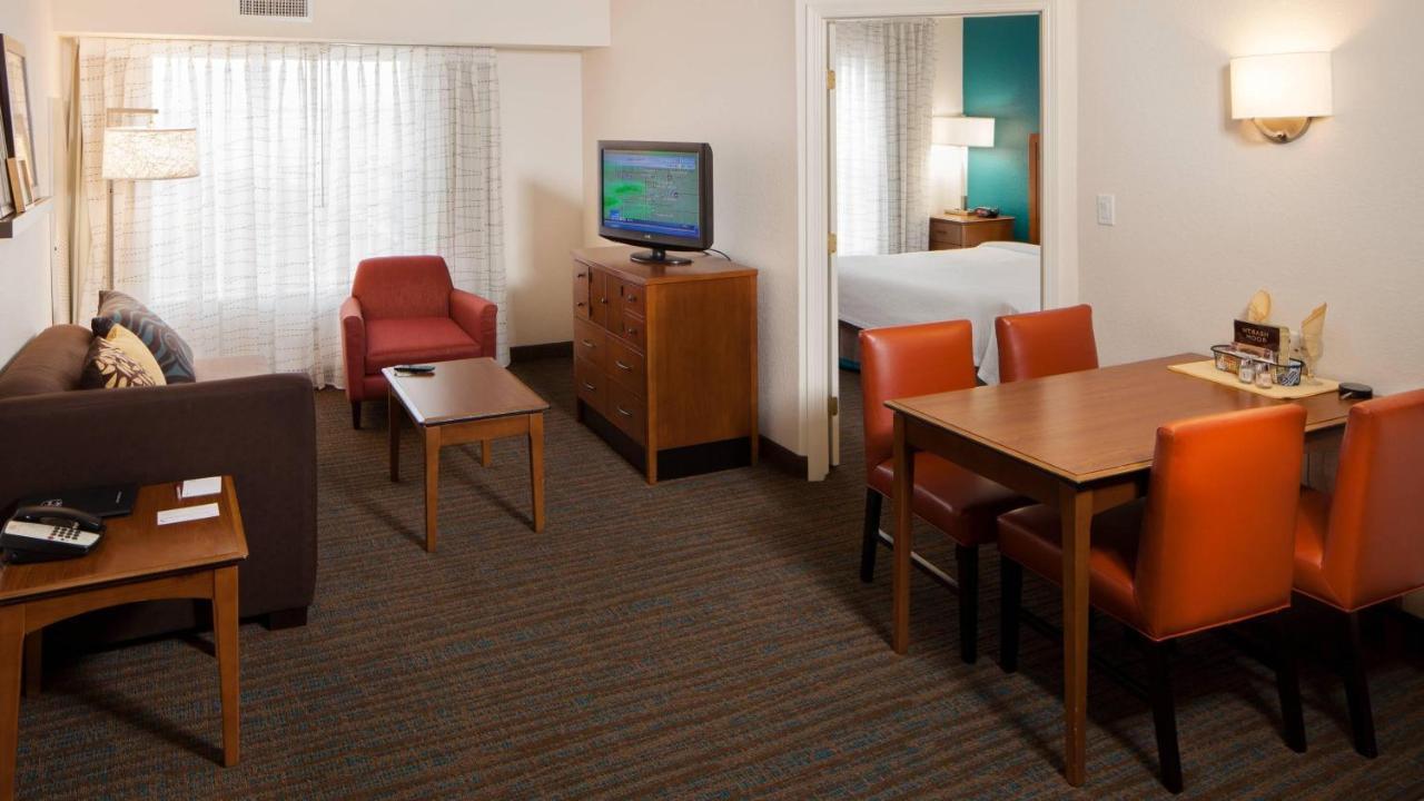Residence Inn By Marriott Wichita East At Plazzio Екстер'єр фото