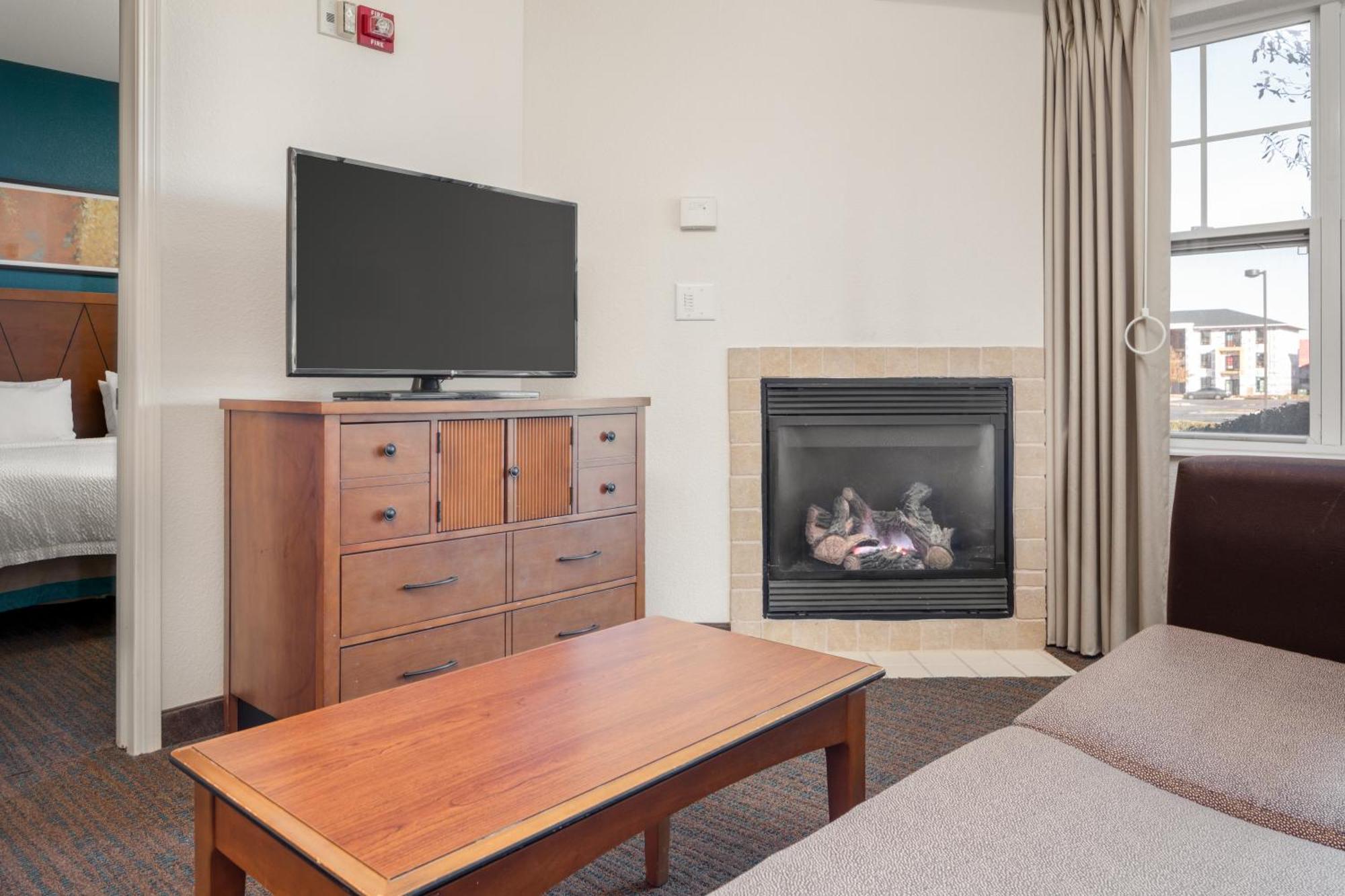 Residence Inn By Marriott Wichita East At Plazzio Екстер'єр фото