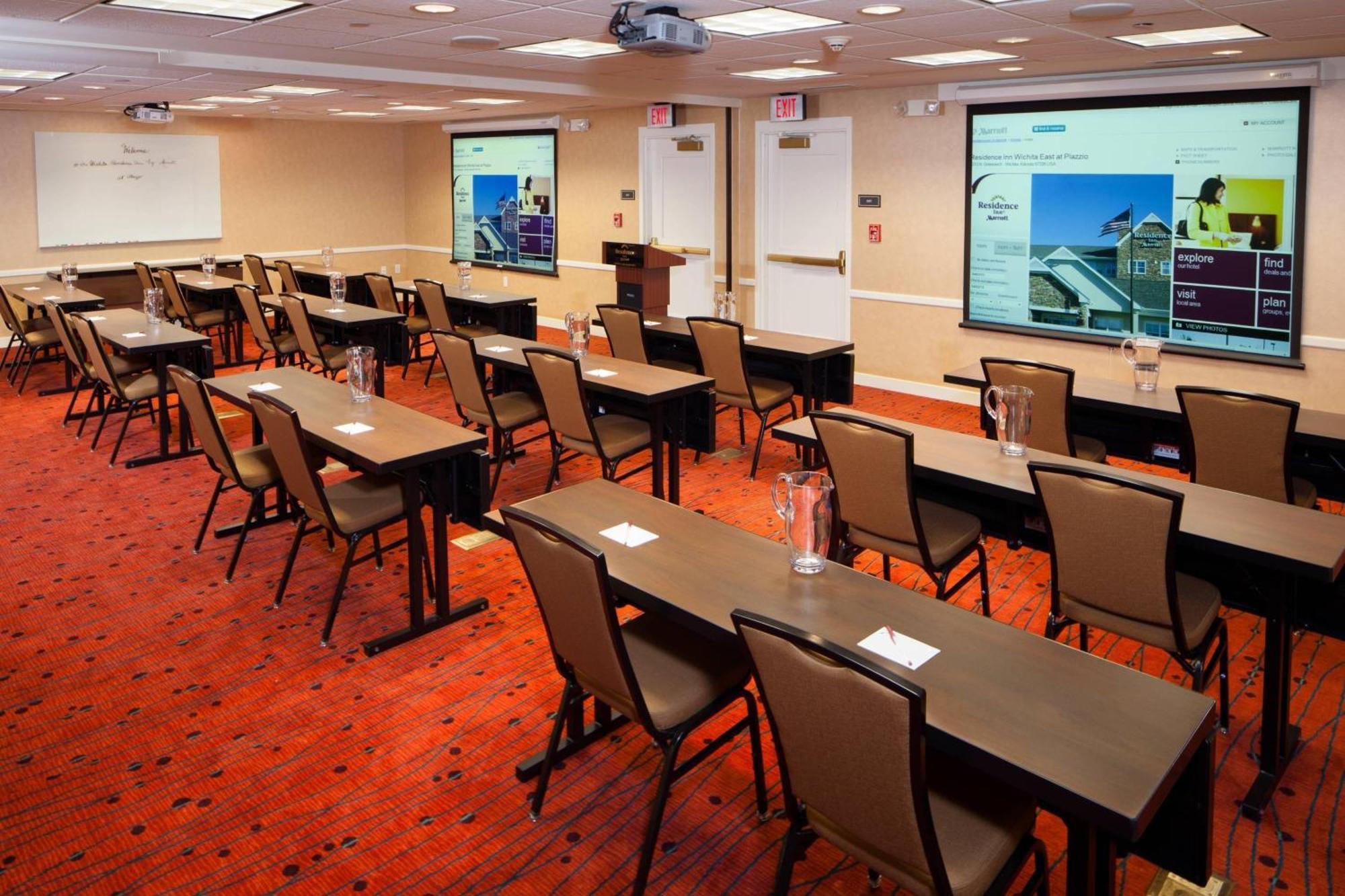 Residence Inn By Marriott Wichita East At Plazzio Екстер'єр фото