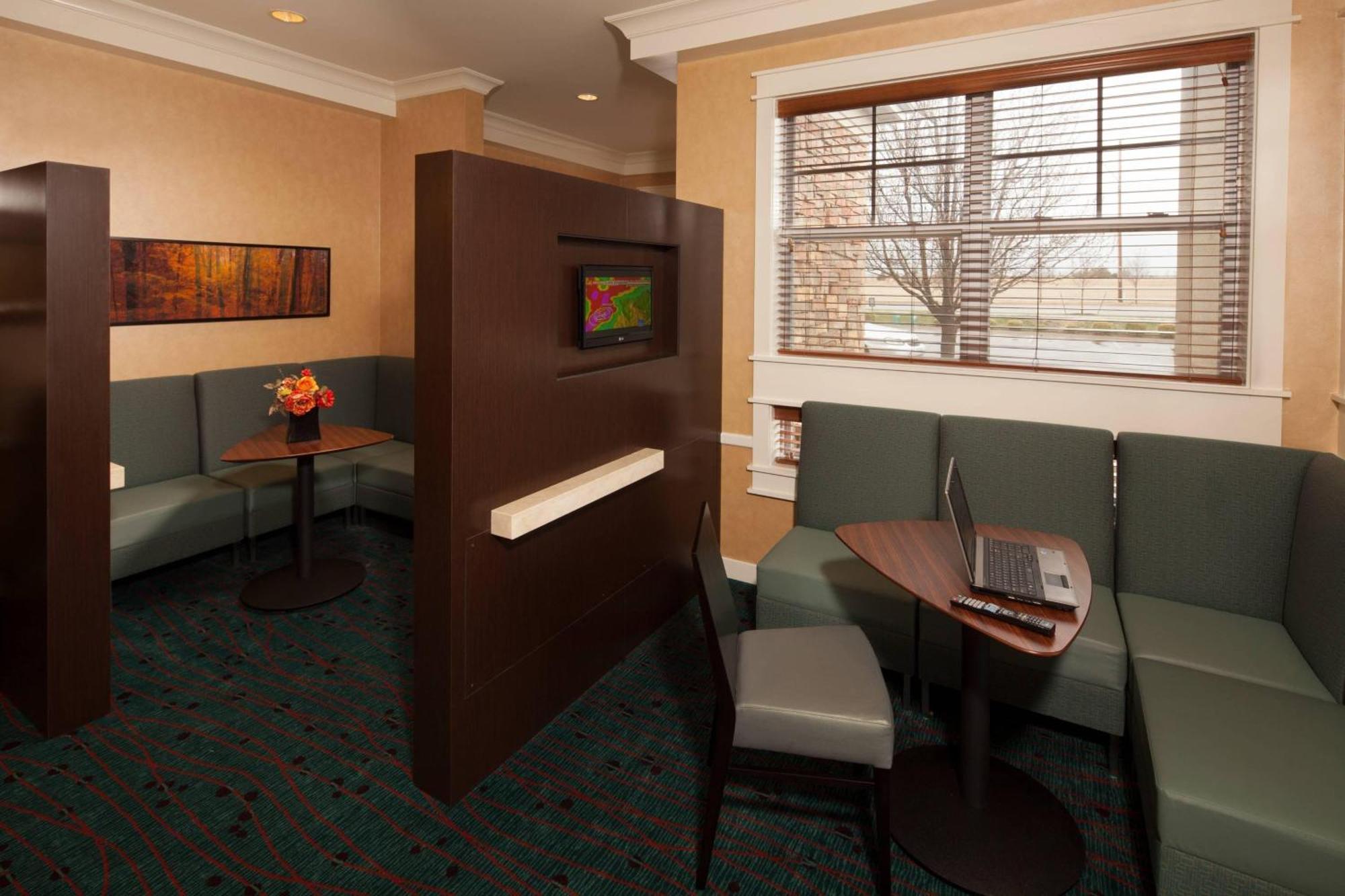 Residence Inn By Marriott Wichita East At Plazzio Екстер'єр фото