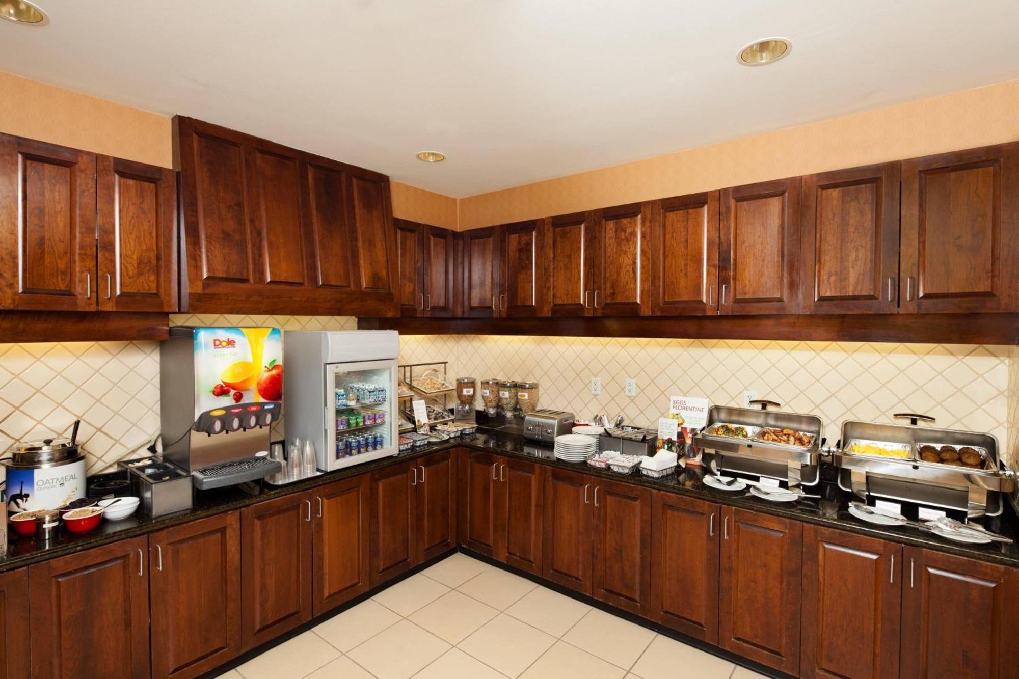 Residence Inn By Marriott Wichita East At Plazzio Екстер'єр фото
