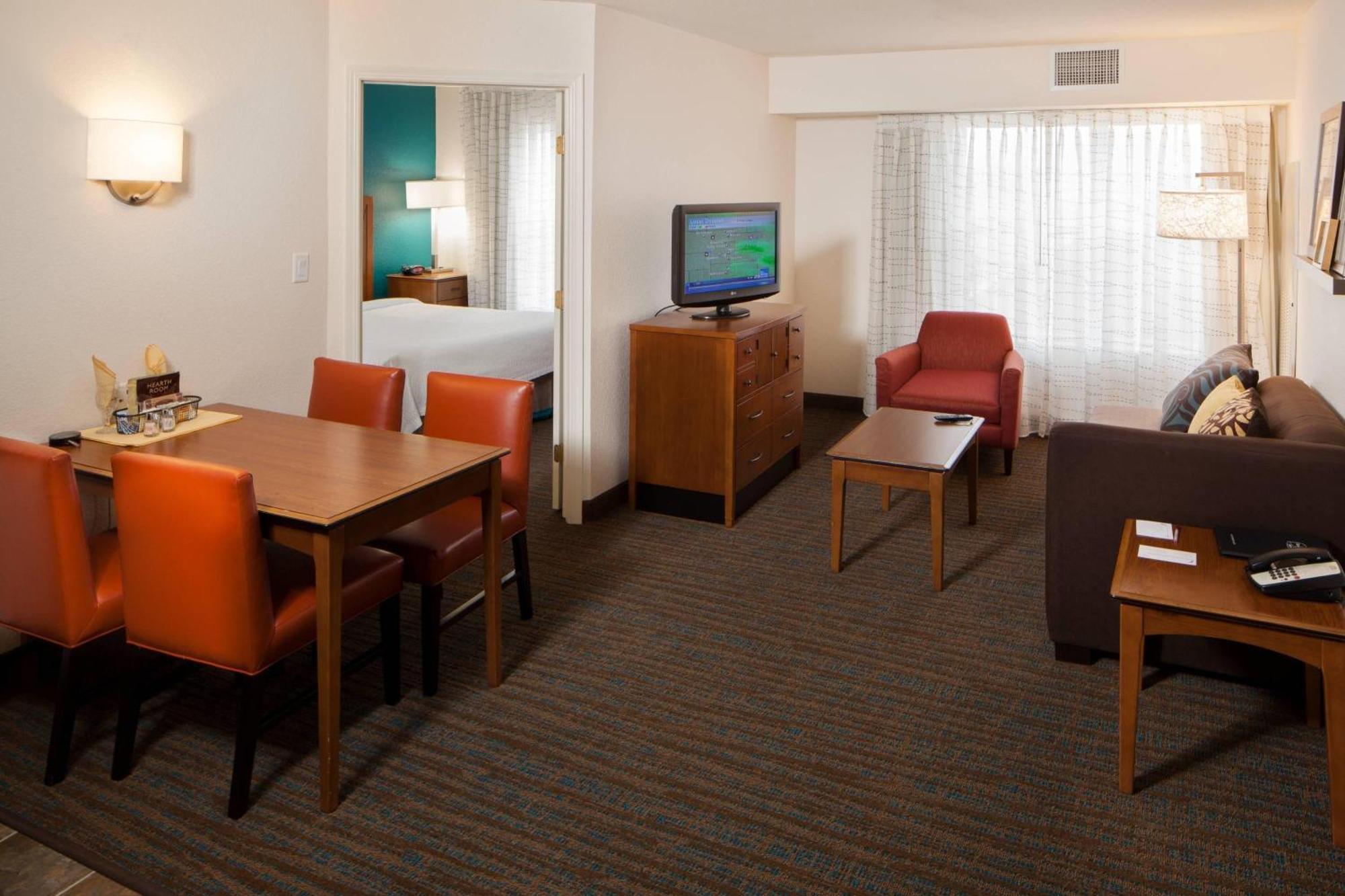 Residence Inn By Marriott Wichita East At Plazzio Екстер'єр фото