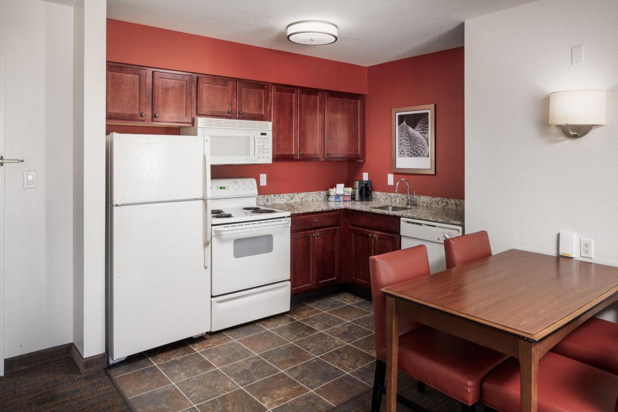 Residence Inn By Marriott Wichita East At Plazzio Екстер'єр фото