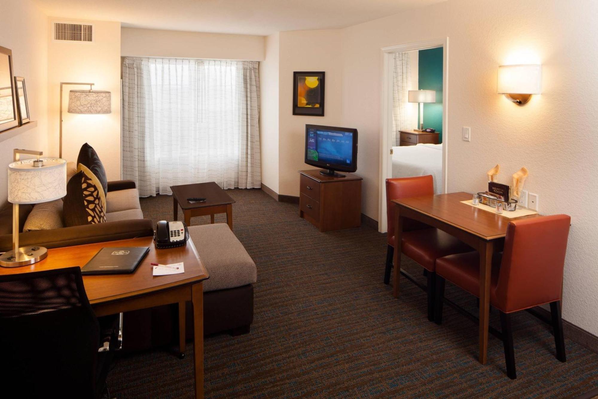 Residence Inn By Marriott Wichita East At Plazzio Екстер'єр фото