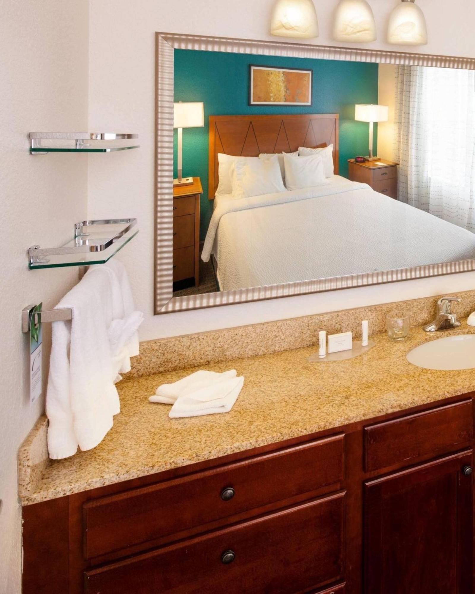 Residence Inn By Marriott Wichita East At Plazzio Екстер'єр фото